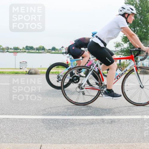 15.06.2025 - 27. Vierlanden-Triathlon H.Heesch http://msf.ph/oto/8012492 15.06.2025 11:06:53 Radfahren 214, 226, 227, 593, 691 meine-sportfotos.de