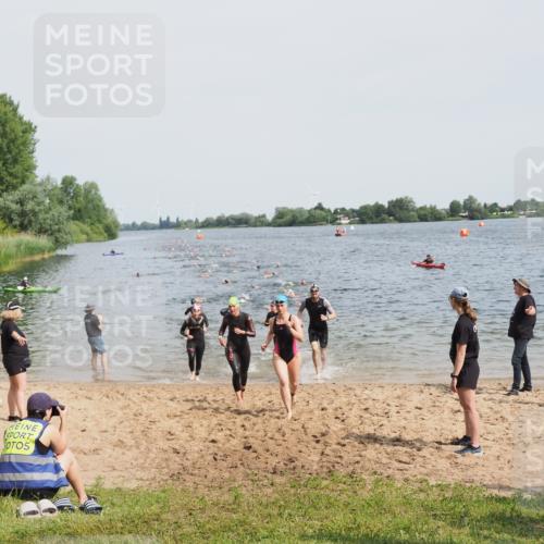 21.06.2025 - 27. Vierlanden-Triathlon MichiJ http://msf.ph/oto/8012502 15.06.2026 10:14:52 Schwimmen 476, 521, 525, 546, 559, 570, 593, 608, 1397 meine-sportfotos.de
