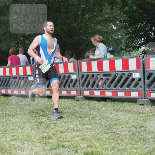21.06.2025 - 27. Vierlanden-Triathlon KatJ http://msf.ph/oto/8012515 15.06.2025 13:08:28 Ziel 685 meine-sportfotos.de