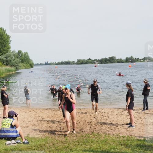 21.06.2025 - 27. Vierlanden-Triathlon MichiJ http://msf.ph/oto/8012523 15.06.2026 10:14:54 Schwimmen 476, 521, 525, 528, 570, 592, 593, 605, 608, 1397 meine-sportfotos.de