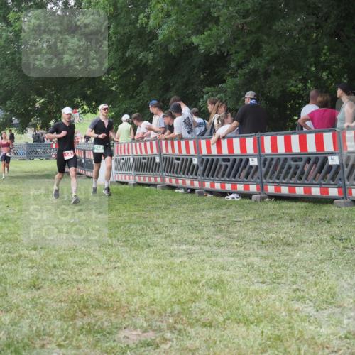 21.06.2025 - 27. Vierlanden-Triathlon KatJ http://msf.ph/oto/8012526 15.06.2025 13:09:34 Ziel 147, 225, 744 meine-sportfotos.de