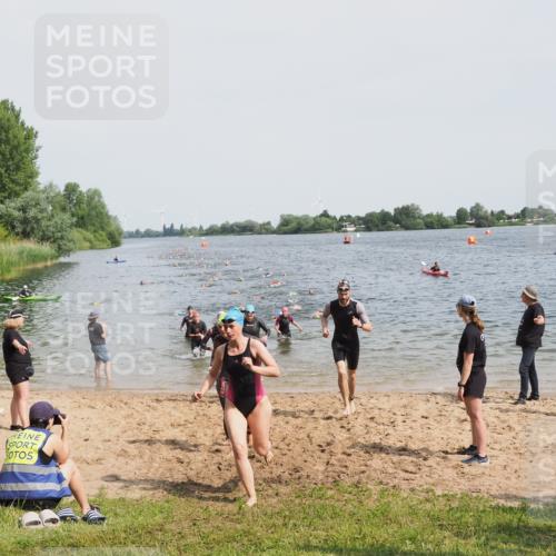 21.06.2025 - 27. Vierlanden-Triathlon MichiJ http://msf.ph/oto/8012529 15.06.2026 10:14:54 Schwimmen 476, 521, 525, 528, 570, 592, 593, 605, 608, 1397 meine-sportfotos.de