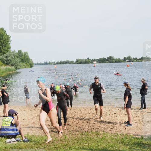 21.06.2025 - 27. Vierlanden-Triathlon MichiJ http://msf.ph/oto/8012534 15.06.2026 10:14:54 Schwimmen 476, 521, 525, 528, 570, 592, 593, 605, 608, 1397 meine-sportfotos.de