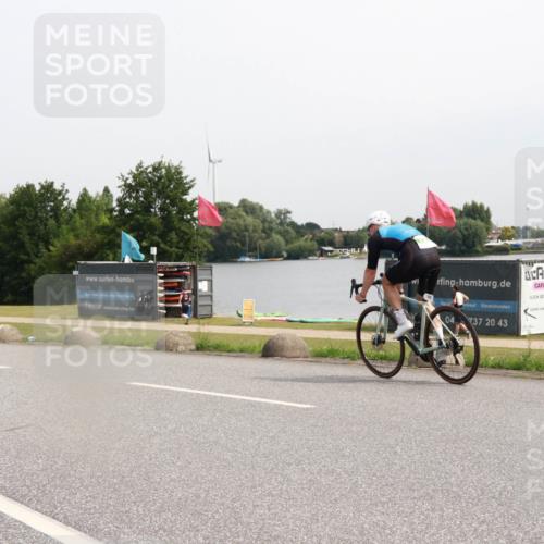 15.06.2025 - 27. Vierlanden-Triathlon H.Heesch http://msf.ph/oto/8012535 15.06.2025 11:08:32 Radfahren 722, 727, 738 meine-sportfotos.de