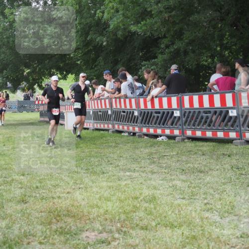 21.06.2025 - 27. Vierlanden-Triathlon KatJ http://msf.ph/oto/8012542 15.06.2025 13:09:34 Ziel 147, 225, 744 meine-sportfotos.de