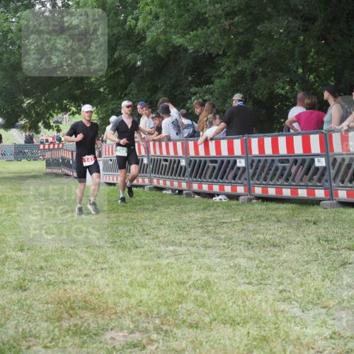 21.06.2025 - 27. Vierlanden-Triathlon KatJ http://msf.ph/oto/8012572 15.06.2025 13:09:34 Ziel 147, 225, 744 meine-sportfotos.de