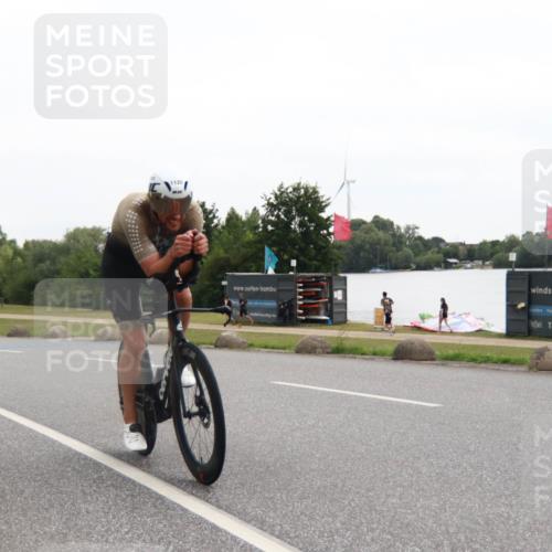 21.06.2025 - 27. Vierlanden-Triathlon H.Heesch http://msf.ph/oto/8012574 15.06.2025 13:25:51 Radfahren 1120, 1137, 1238 meine-sportfotos.de
