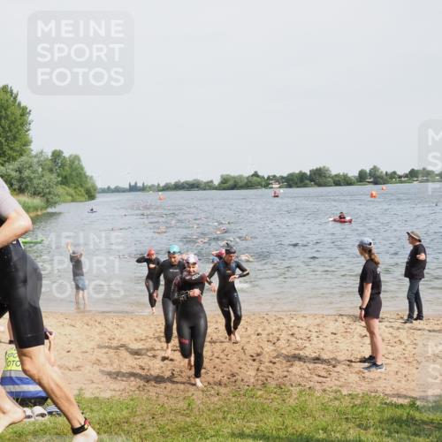 21.06.2025 - 27. Vierlanden-Triathlon MichiJ http://msf.ph/oto/8012595 15.06.2026 10:14:57 Schwimmen 476, 521, 525, 528, 570, 592, 593, 605, 608, 1397 meine-sportfotos.de