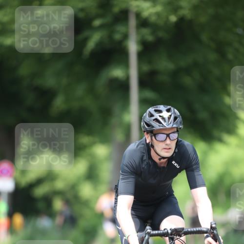 15.06.2025 - 7 Türme Triathlon Yannick Fuchs http://msf.ph/oto/8012604 15.06.2025 13:27:19 Radfahren 653, 772, 840, 1011 meine-sportfotos.de