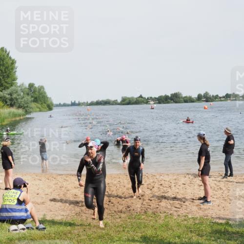 21.06.2025 - 27. Vierlanden-Triathlon MichiJ http://msf.ph/oto/8012611 15.06.2026 10:14:57 Schwimmen 476, 521, 525, 528, 570, 592, 593, 605, 608, 1397 meine-sportfotos.de