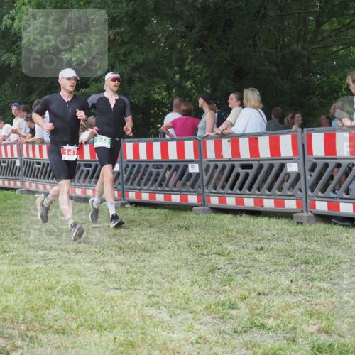 21.06.2025 - 27. Vierlanden-Triathlon KatJ http://msf.ph/oto/8012615 15.06.2025 13:09:35 Ziel 147, 225, 744 meine-sportfotos.de