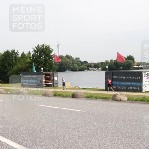 15.06.2025 - 27. Vierlanden-Triathlon H.Heesch http://msf.ph/oto/8012617 15.06.2025 11:08:37 Radfahren 163, 581, 722, 727 meine-sportfotos.de