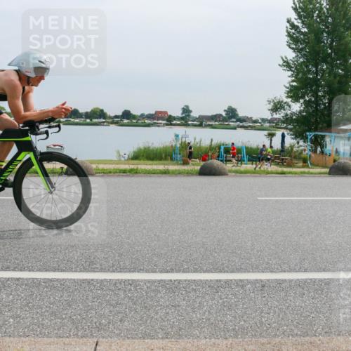 15.06.2025 - 27. Vierlanden-Triathlon H.Heesch http://msf.ph/oto/8012621 15.06.2025 11:07:22 Radfahren 11 meine-sportfotos.de