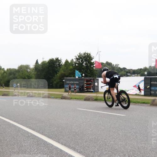 21.06.2025 - 27. Vierlanden-Triathlon H.Heesch http://msf.ph/oto/8012632 15.06.2025 13:26:03 Radfahren 1154, 1266, 1272 meine-sportfotos.de
