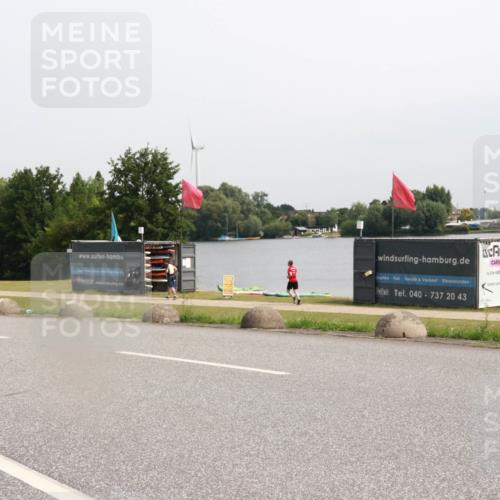 15.06.2025 - 27. Vierlanden-Triathlon H.Heesch http://msf.ph/oto/8012662 15.06.2025 11:08:39 Radfahren 163, 495, 581, 722, 727 meine-sportfotos.de