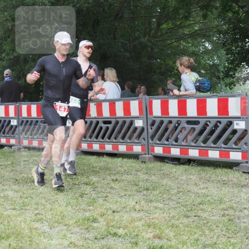 21.06.2025 - 27. Vierlanden-Triathlon KatJ http://msf.ph/oto/8012664 15.06.2025 13:09:36 Ziel 147, 225, 744 meine-sportfotos.de