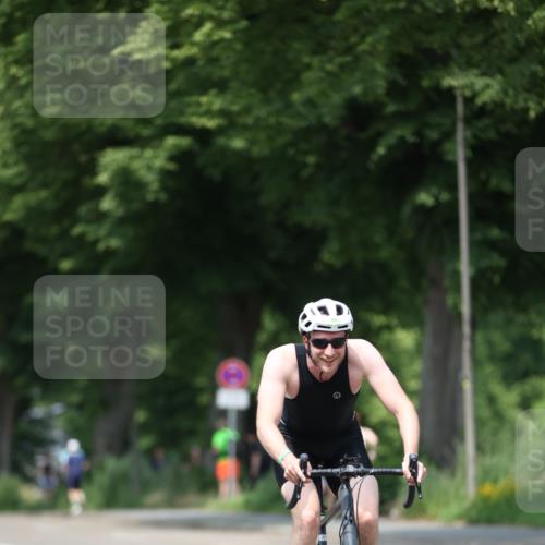 15.06.2025 - 7 Türme Triathlon Yannick Fuchs http://msf.ph/oto/8012669 15.06.2025 13:27:21 Radfahren 653, 772, 1011 meine-sportfotos.de