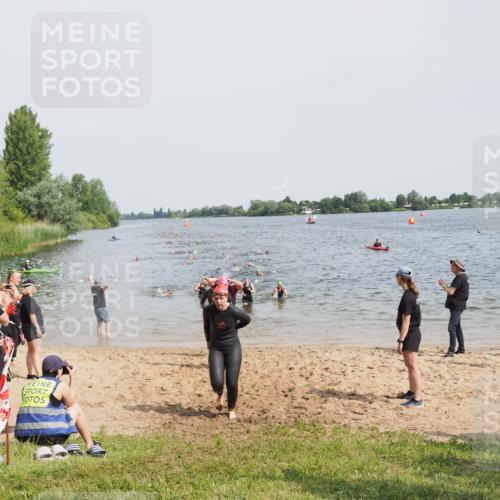 21.06.2025 - 27. Vierlanden-Triathlon MichiJ http://msf.ph/oto/8012688 15.06.2026 10:15:00 Schwimmen 476, 521, 525, 528, 570, 592, 593, 597, 605, 1397 meine-sportfotos.de