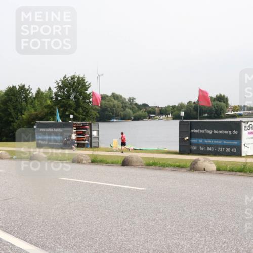 15.06.2025 - 27. Vierlanden-Triathlon H.Heesch http://msf.ph/oto/8012700 15.06.2025 11:08:40 Radfahren 163, 495, 581, 722 meine-sportfotos.de