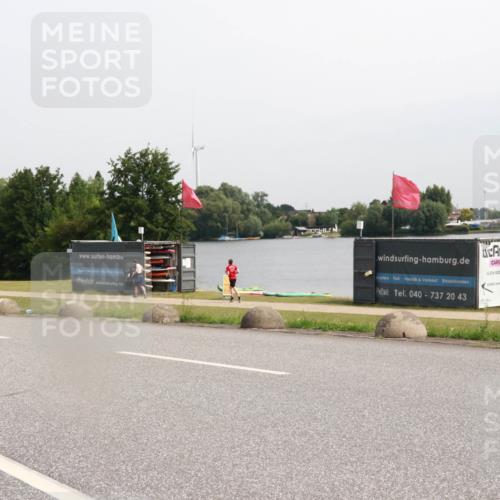 15.06.2025 - 27. Vierlanden-Triathlon H.Heesch http://msf.ph/oto/8012708 15.06.2025 11:08:40 Radfahren 163, 495, 581, 722 meine-sportfotos.de