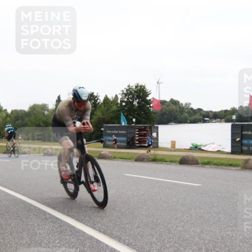 21.06.2025 - 27. Vierlanden-Triathlon H.Heesch http://msf.ph/oto/8012713 15.06.2025 13:26:11 Radfahren 1101, 1117, 1126, 1272, 1304, 1315 meine-sportfotos.de