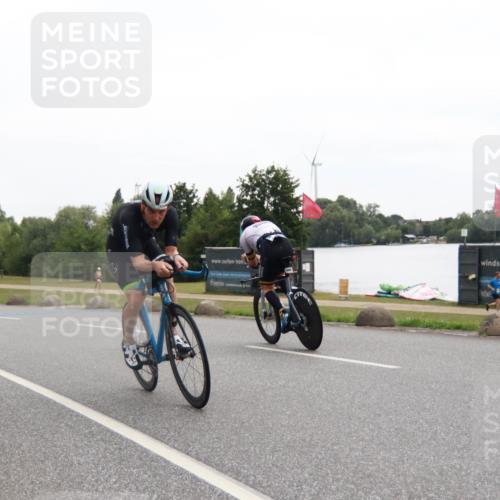 21.06.2025 - 27. Vierlanden-Triathlon H.Heesch http://msf.ph/oto/8012721 15.06.2025 13:26:14 Radfahren 1117, 1126, 1149, 1304, 1315 meine-sportfotos.de