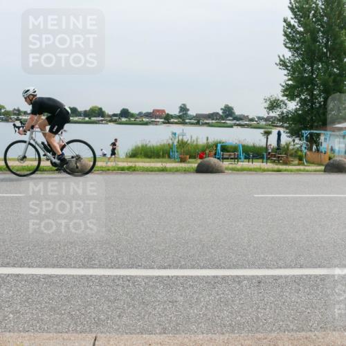 15.06.2025 - 27. Vierlanden-Triathlon H.Heesch http://msf.ph/oto/8012729 15.06.2025 11:07:49 Radfahren 492, 515, 550, 647, 710, 741 meine-sportfotos.de