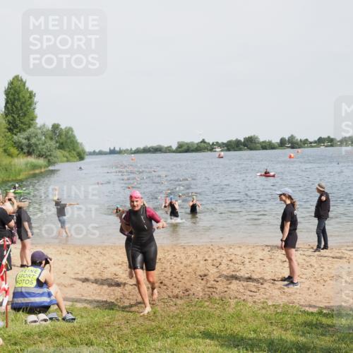 21.06.2025 - 27. Vierlanden-Triathlon MichiJ http://msf.ph/oto/8012731 15.06.2026 10:15:02 Schwimmen 476, 521, 525, 528, 570, 587, 592, 597, 605, 635, 1397 meine-sportfotos.de