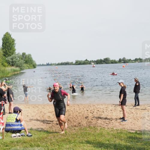 21.06.2025 - 27. Vierlanden-Triathlon MichiJ http://msf.ph/oto/8012741 15.06.2026 10:15:02 Schwimmen 476, 521, 525, 528, 570, 587, 592, 597, 605, 635, 1397 meine-sportfotos.de