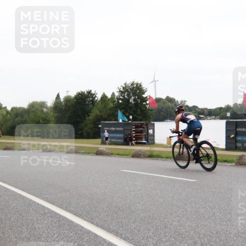 21.06.2025 - 27. Vierlanden-Triathlon H.Heesch http://msf.ph/oto/8012763 15.06.2025 13:26:28 Radfahren 1113, 1128, 1157 meine-sportfotos.de