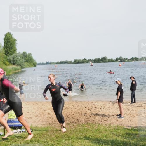 21.06.2025 - 27. Vierlanden-Triathlon MichiJ http://msf.ph/oto/8012768 15.06.2026 10:15:04 Schwimmen 480, 521, 525, 528, 570, 587, 592, 597, 605, 635 meine-sportfotos.de