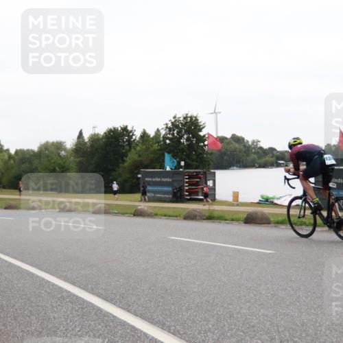 21.06.2025 - 27. Vierlanden-Triathlon H.Heesch http://msf.ph/oto/8012800 15.06.2025 13:26:30 Radfahren 1113, 1128, 1157, 1281 meine-sportfotos.de