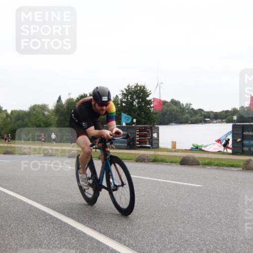 21.06.2025 - 27. Vierlanden-Triathlon H.Heesch http://msf.ph/oto/8012811 15.06.2025 13:26:33 Radfahren 1112, 1123, 1128, 1281, 1300 meine-sportfotos.de