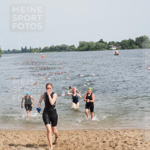 21.06.2025 - 27. Vierlanden-Triathlon MichiJ http://msf.ph/oto/8012814 15.06.2026 10:15:07 Schwimmen 480, 528, 555, 587, 592, 597, 605, 635 meine-sportfotos.de
