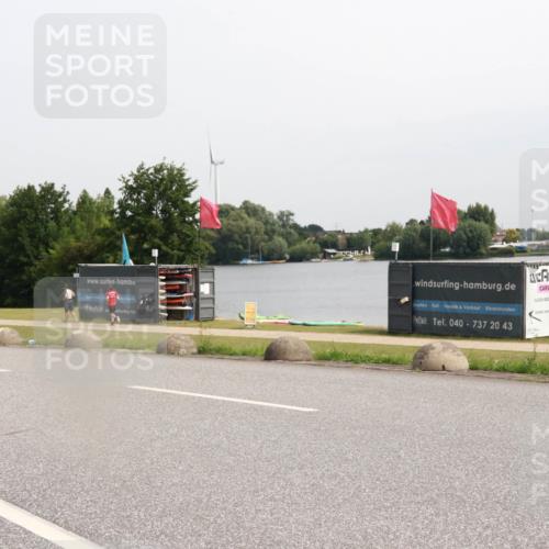 15.06.2025 - 27. Vierlanden-Triathlon H.Heesch http://msf.ph/oto/8012828 15.06.2025 11:08:43 Radfahren 163, 495, 581, 619 meine-sportfotos.de
