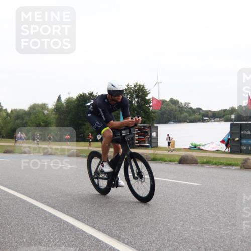 21.06.2025 - 27. Vierlanden-Triathlon H.Heesch http://msf.ph/oto/8012840 15.06.2025 13:26:36 Radfahren 1108, 1112, 1123, 1128, 1143, 1160, 1281, 1300 meine-sportfotos.de