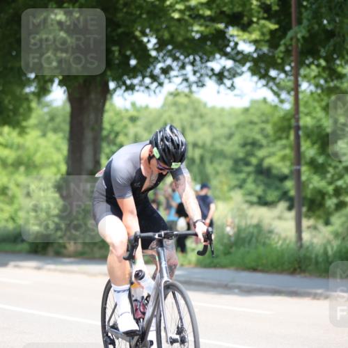 15.06.2025 - 7 Türme Triathlon Yannick Fuchs http://msf.ph/oto/8012863 15.06.2025 12:46:58 Radfahren 278, 294, 406, 439, 496, 636, 657 meine-sportfotos.de