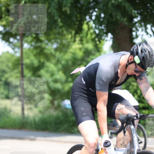 15.06.2025 - 7 Türme Triathlon Yannick Fuchs http://msf.ph/oto/8012881 15.06.2025 12:46:58 Radfahren 278, 294, 406, 439, 496, 636, 657 meine-sportfotos.de