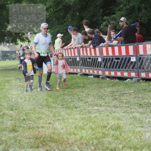 21.06.2025 - 27. Vierlanden-Triathlon KatJ http://msf.ph/oto/8012906 15.06.2025 13:09:49 Ziel 61, 716 meine-sportfotos.de