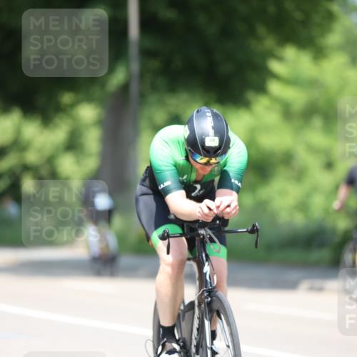 15.06.2025 - 7 Türme Triathlon Yannick Fuchs http://msf.ph/oto/8012918 15.06.2025 12:47:05 Radfahren 414, 651, 657 meine-sportfotos.de