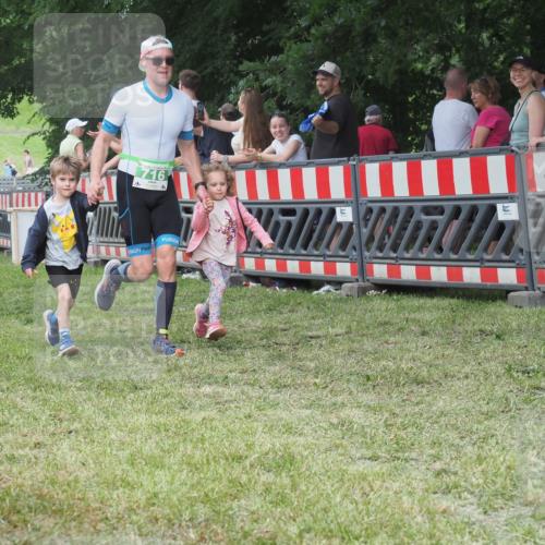 21.06.2025 - 27. Vierlanden-Triathlon KatJ http://msf.ph/oto/8012931 15.06.2025 13:09:49 Ziel 61, 716 meine-sportfotos.de