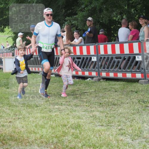 21.06.2025 - 27. Vierlanden-Triathlon KatJ http://msf.ph/oto/8012935 15.06.2025 13:09:50 Ziel 61, 716 meine-sportfotos.de