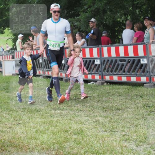 21.06.2025 - 27. Vierlanden-Triathlon KatJ http://msf.ph/oto/8012941 15.06.2025 13:09:50 Ziel 61, 716 meine-sportfotos.de