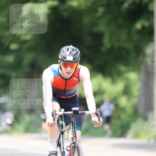 15.06.2025 - 7 Türme Triathlon Yannick Fuchs http://msf.ph/oto/8012947 15.06.2025 13:27:37 Radfahren 568, 723, 978 meine-sportfotos.de