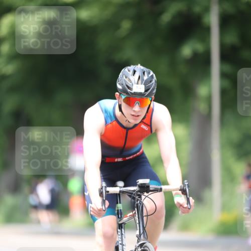 15.06.2025 - 7 Türme Triathlon Yannick Fuchs http://msf.ph/oto/8012960 15.06.2025 13:27:37 Radfahren 568, 723, 978 meine-sportfotos.de