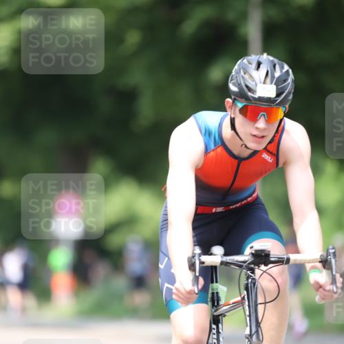 15.06.2025 - 7 Türme Triathlon Yannick Fuchs http://msf.ph/oto/8012975 15.06.2025 13:27:37 Radfahren 568, 723, 978 meine-sportfotos.de