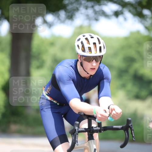 15.06.2025 - 7 Türme Triathlon Yannick Fuchs http://msf.ph/oto/8012987 15.06.2025 12:47:09 Radfahren 414, 494, 629, 651 meine-sportfotos.de