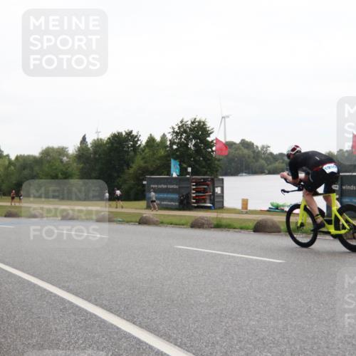 21.06.2025 - 27. Vierlanden-Triathlon H.Heesch http://msf.ph/oto/8012998 15.06.2025 13:27:08 Radfahren 1098, 1134, 1140, 1273 meine-sportfotos.de