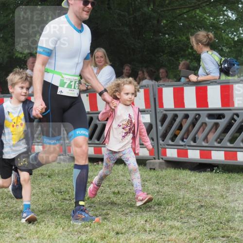 21.06.2025 - 27. Vierlanden-Triathlon KatJ http://msf.ph/oto/8013000 15.06.2025 13:09:51 Ziel 61, 716 meine-sportfotos.de