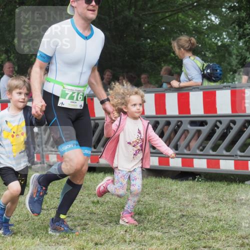 21.06.2025 - 27. Vierlanden-Triathlon KatJ http://msf.ph/oto/8013011 15.06.2025 13:09:51 Ziel 61, 716 meine-sportfotos.de